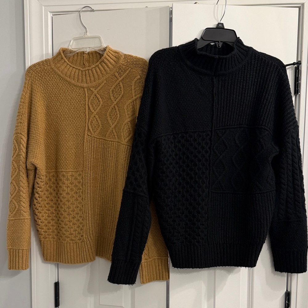 American Eagle Sweaters- Black and Tan- Womens M